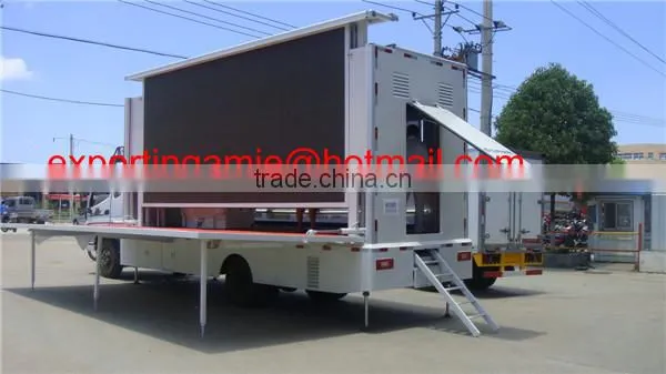 Euro 4 dongfeng side 6.8m2 digital advertising screens trucks