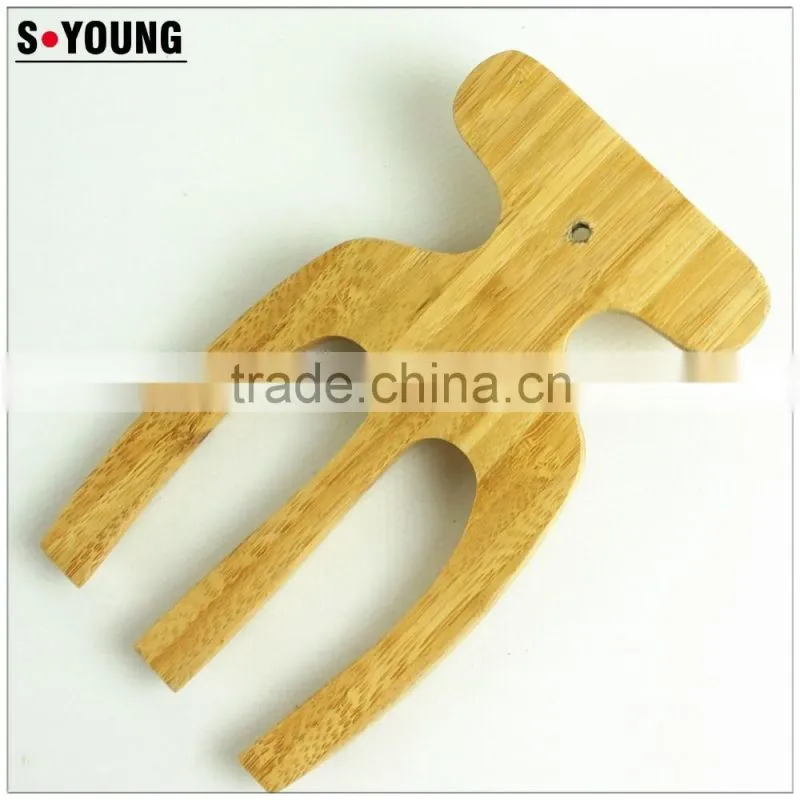 22030 wooden salad hands