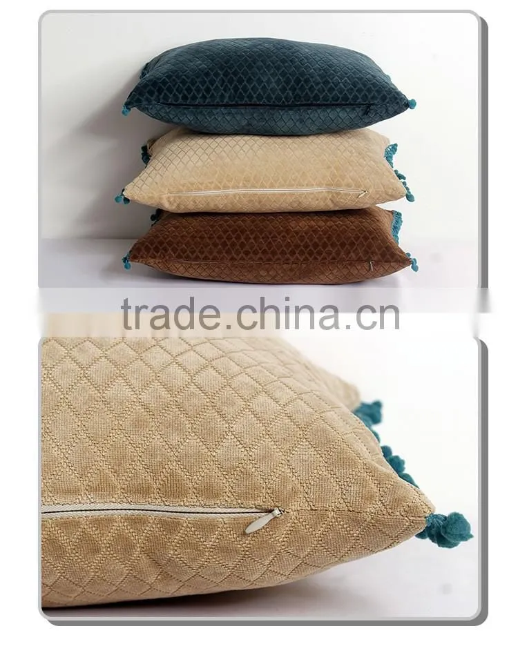 New design solid color throw pillow covers with little ball