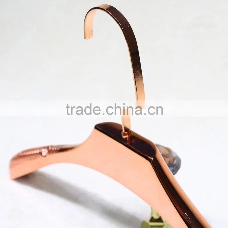 Fashion golden plastic clothes hanger manufacture price