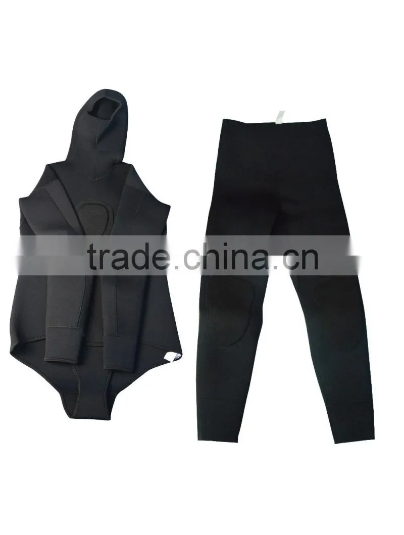 a wetsuit to accommodate spearfishing with hood
