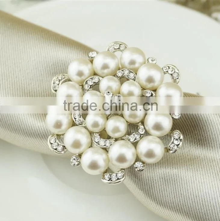 New Diamond pearl Napkin Ring Serviette Holder Wedding Banquet Dinner Decor Favor