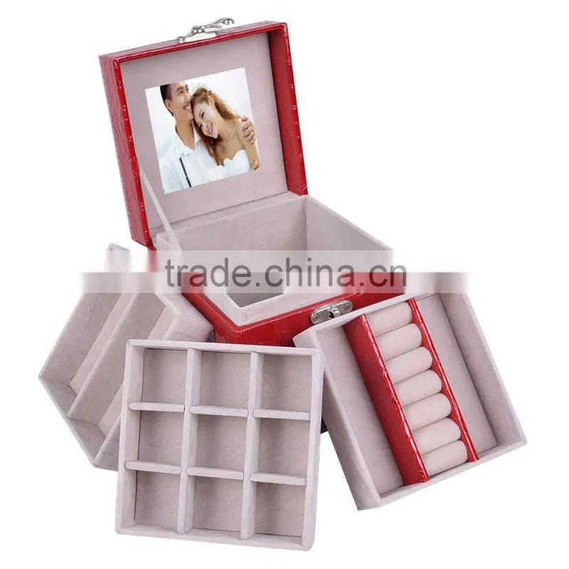 so surprise! red wood video jewellery packaging for ring/pendant/earring