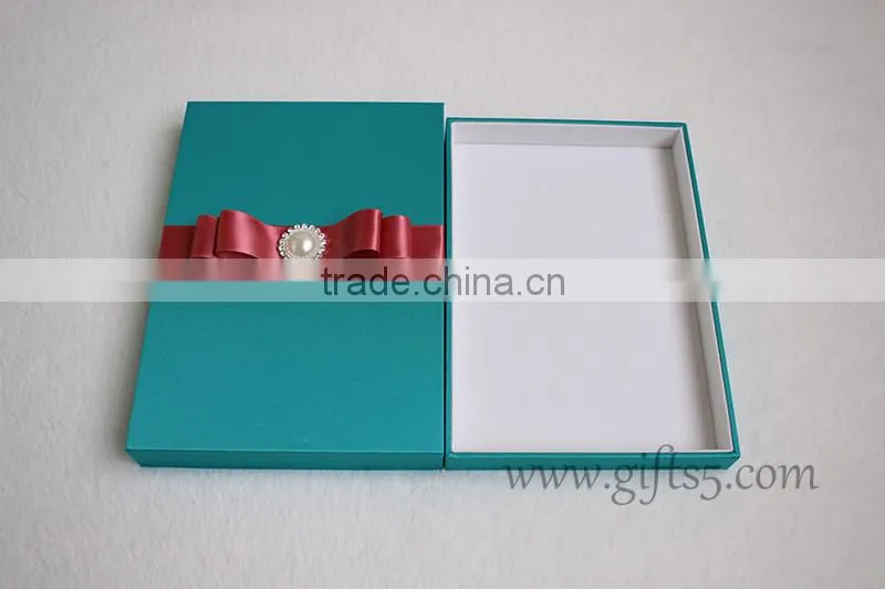 Handmade wedding invitations gift box with ribbon