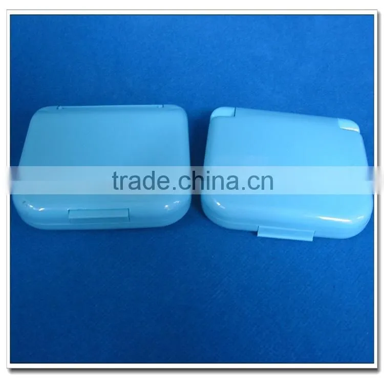 Mini plastic square sewing kit