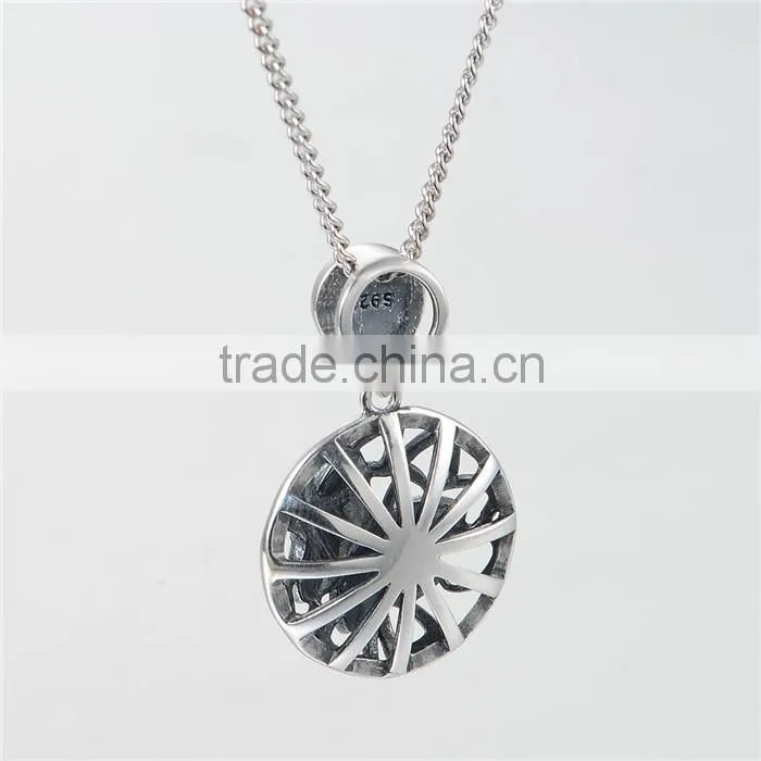 New Fashion Butterfly Round Silver Metal Pendant With Red Crystal