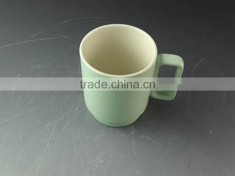 Cheap stocklot Glazed ceramic colorful beer mug with the handle