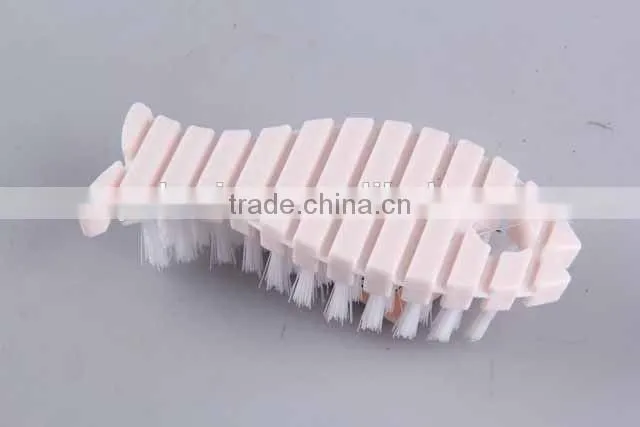 Flexible Fish-shaped Kitchen Cleaning Brush
