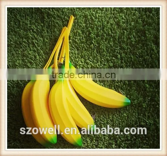 Hotselling Promotional Inovative Design Banana Shape Silicone Coin Purse Cheap Price silicone purse Unisex