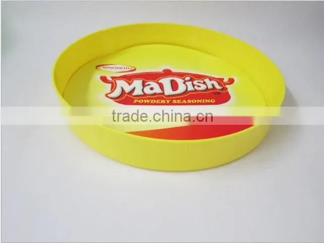 Round plastic serving trays