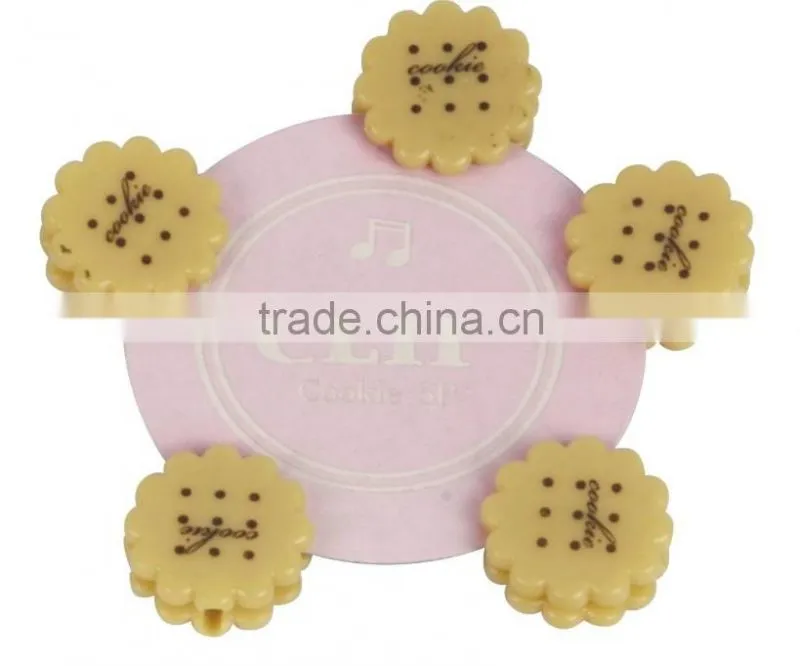 Lovely shape plastic clip
