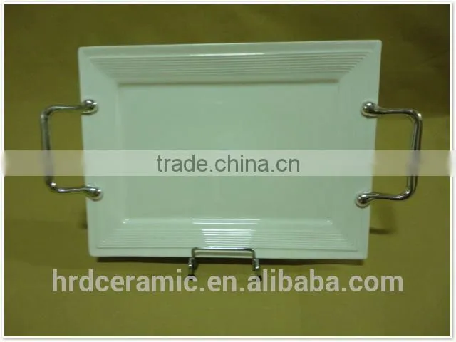 Factory Hot sale stock ceramic dinner plate with Metal handle