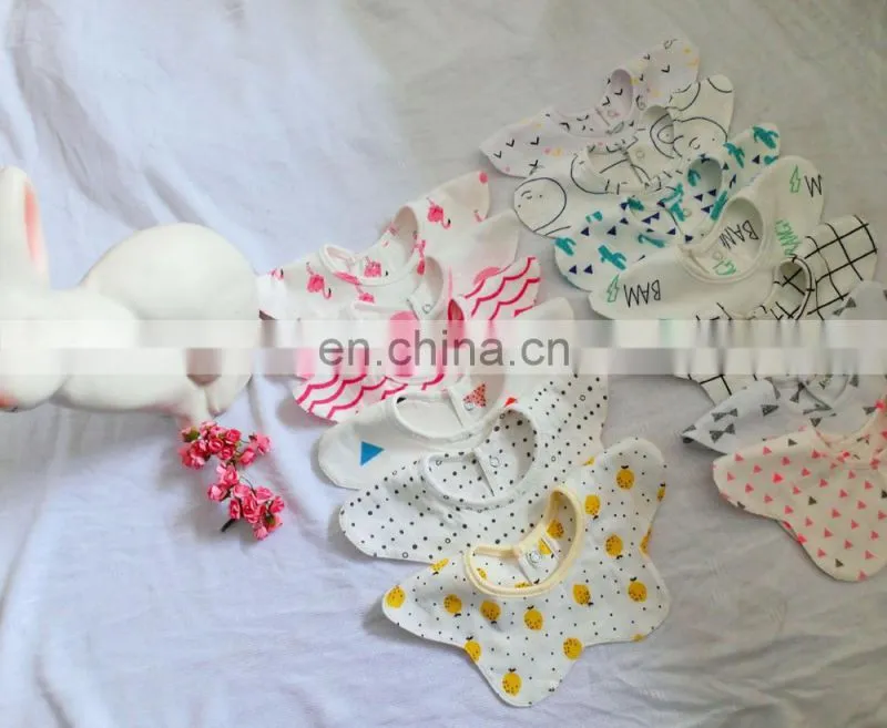 Wholesale cute baby bandana bib fashion soft bib for drooling teething