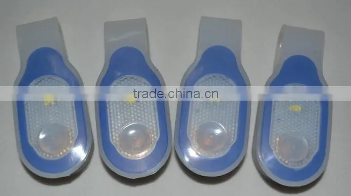 NEW Clip On led safety light for runner