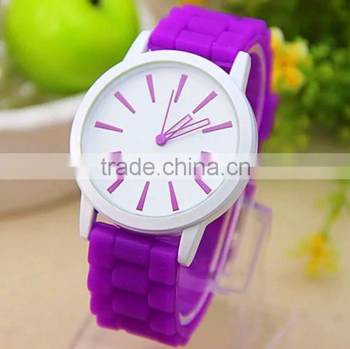 2015 low cost wrist watch
