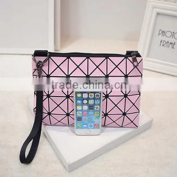 Wholesale two usage geometric pattern girls pu shoulder chain bag