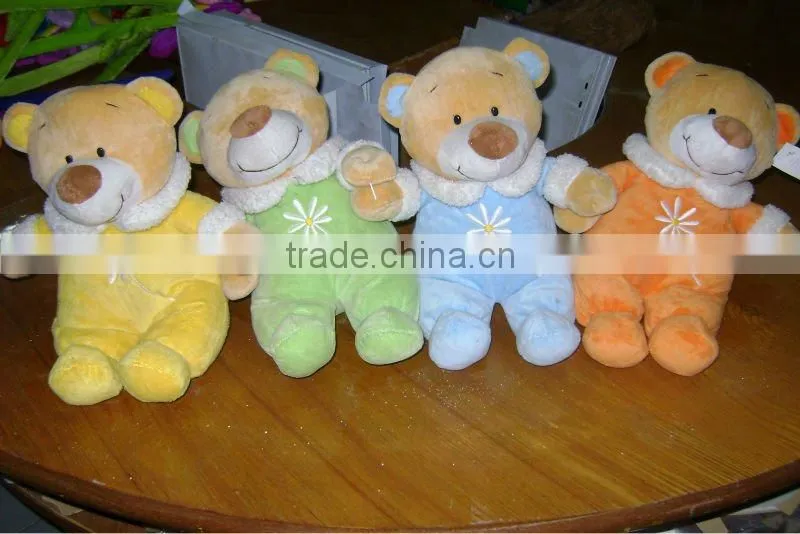 cheap and nice white plush valentine teddy bear toys with green wings