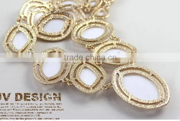 2015 Fashion pearlized cab necklace,statement necklace