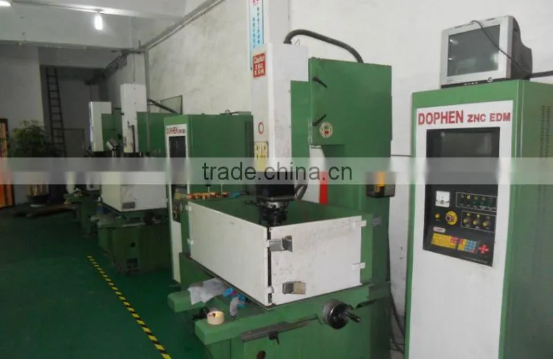 China plastic fitting/pipe parts mold plastic making