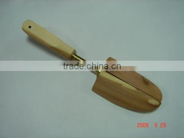AMERICAN RED CEDAR WOOD SHOE TREE
