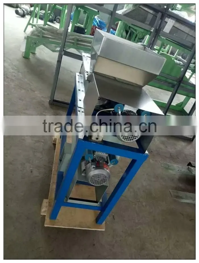 Samll roasted red peanut skin removing peeler machine for sale price