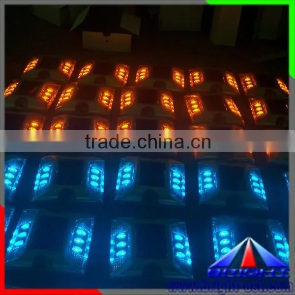 High quality flashing LED solar road marking studs,solar LED step light dark caution road stud
