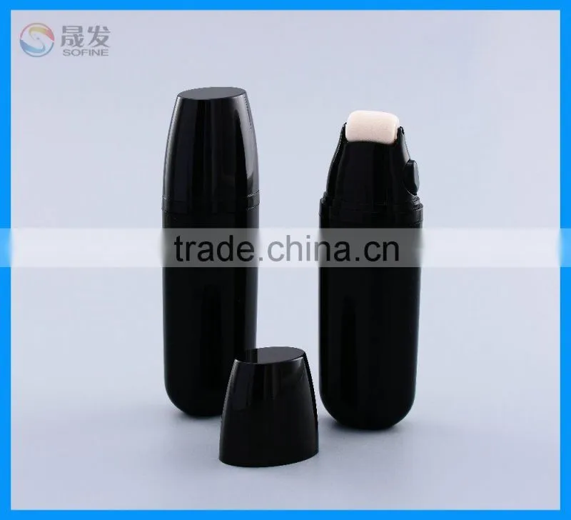 Cosmetic lotion pump bottle with wheel