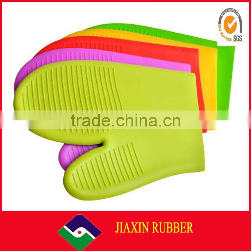 High quality kitchen baking silicone gloves/silicone long oven glove