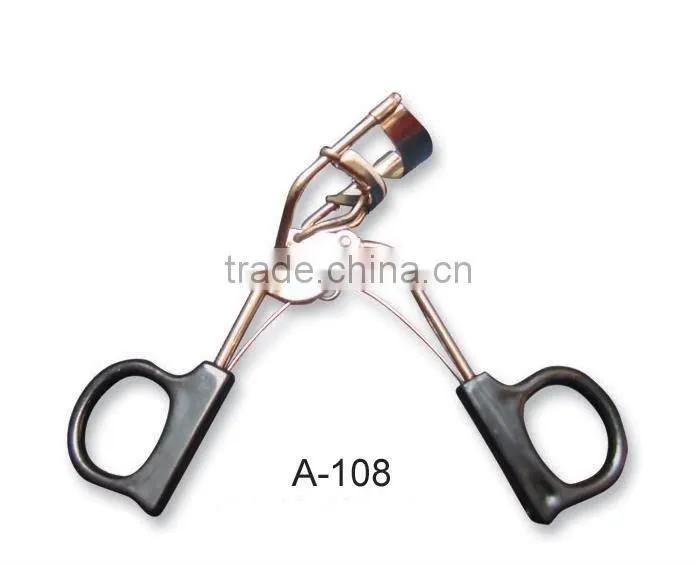 cosmetic eyelash curler with plastic handle