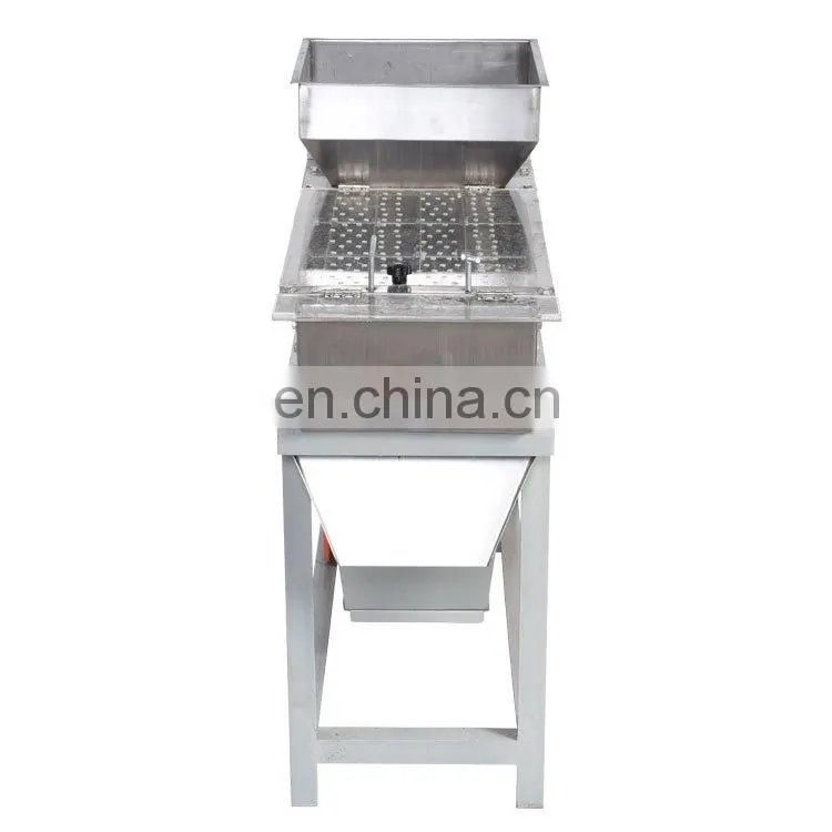 Roasted dry groundnut peanut red skin peeling machine 200-300kg/h