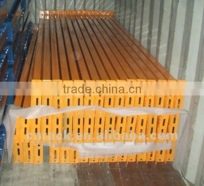 Heavy duty pallet racking