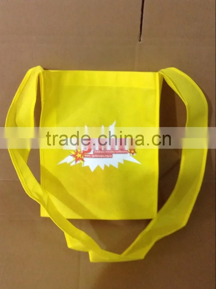 36cm x 32cm x 11cm 420D message shoulder bag
