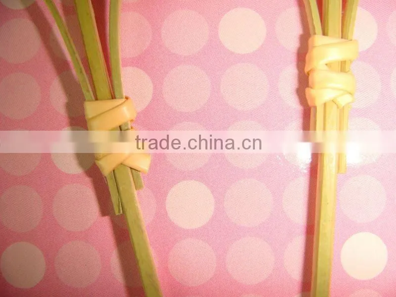 120mm natual green-yellow bamboo heart shape food picks