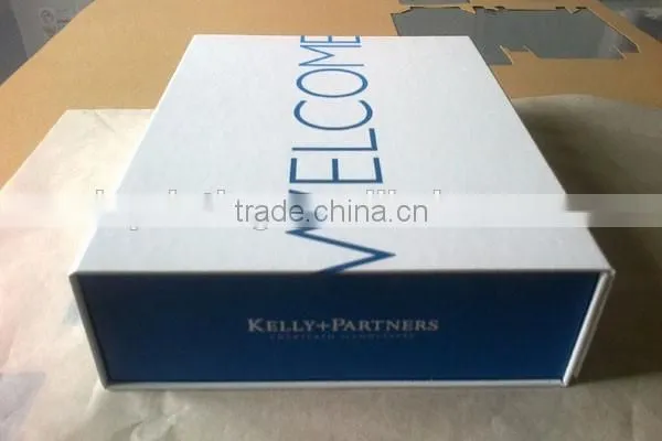 custom folding gift box
