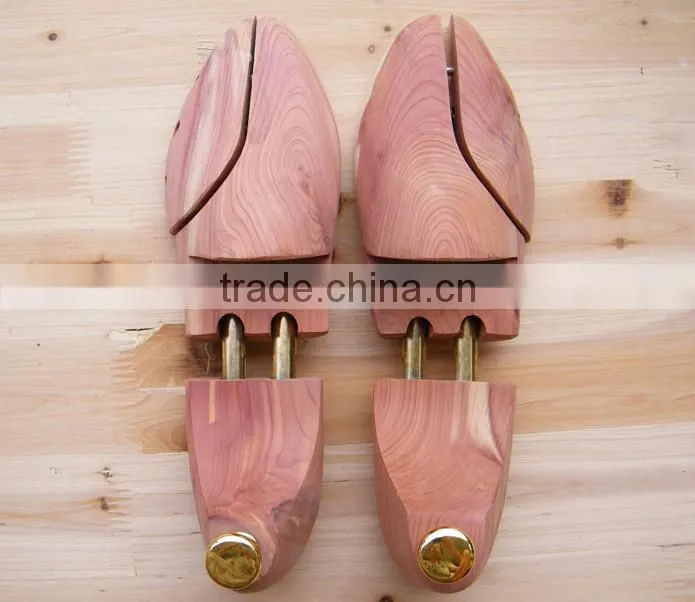 Good smelling wooden shoe stretcher/cedar shoe trees