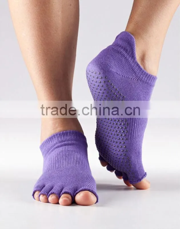anti-slip cotton knitting toe yoga socks