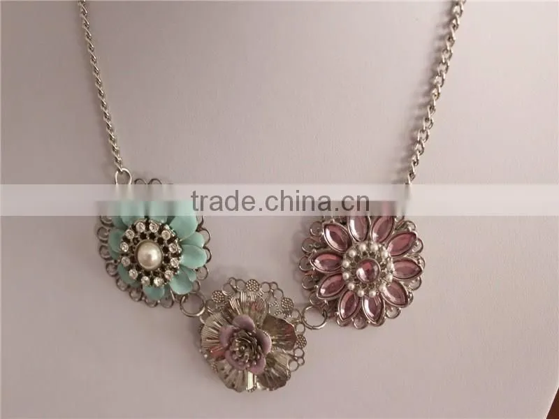White Gold Plated Fashion Flower Jewelry Necklace, Crystal Necklaces Jewelry
