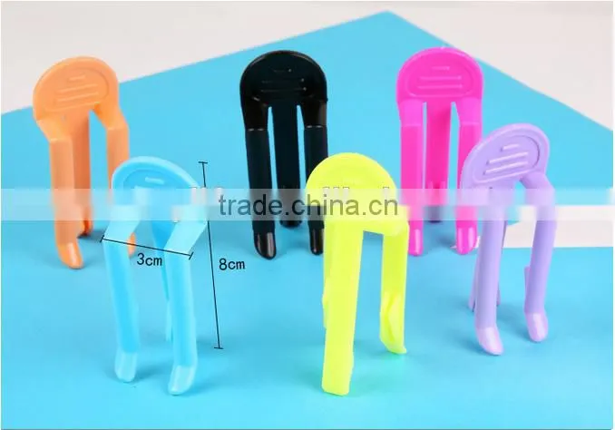 Plastic garbage bag non slip clip