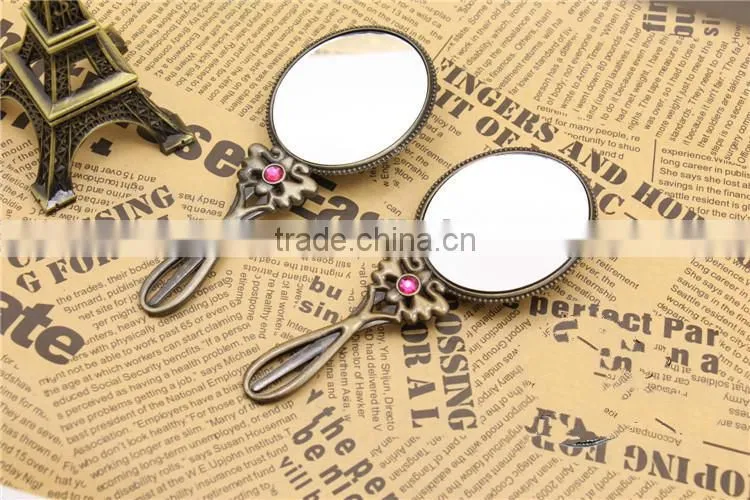 Retro Rhinestone Ladies Makeup Compact Pock Hand Held Mirror Hair Comb Set