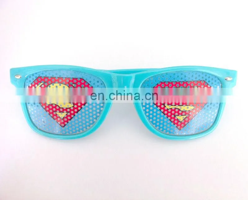 Promotional cheap sunglasses with customized Logo printed on pinhole lens