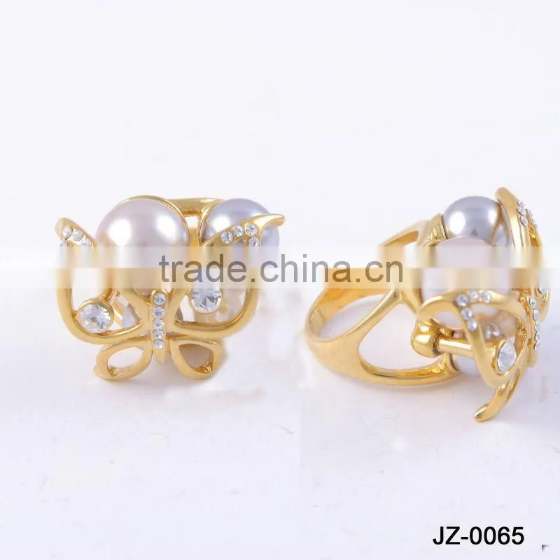 Women's Gender and Gold Jewelry Main Material emerald ring
