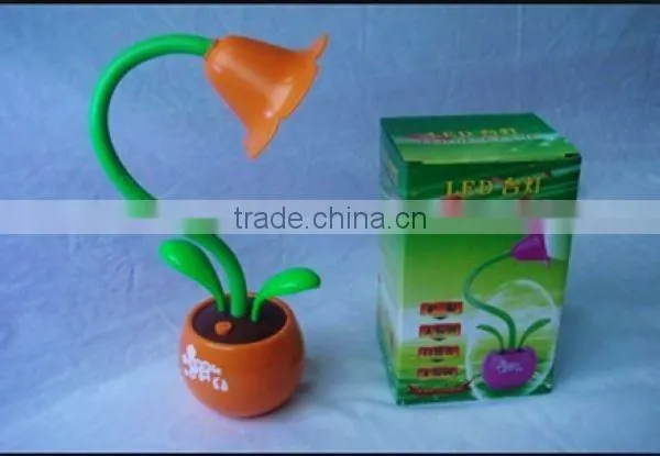 USB Apple-Flower-Shaped Table Lamp