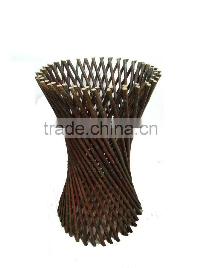 Expanding willow flower stand