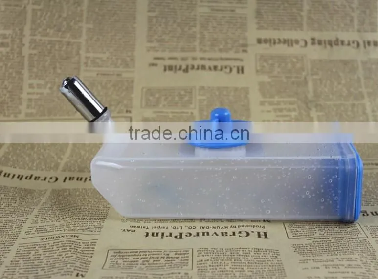 Pet Drinking Fountain 500ml Drinking Bottle Dog Feeding Bottle with Hook