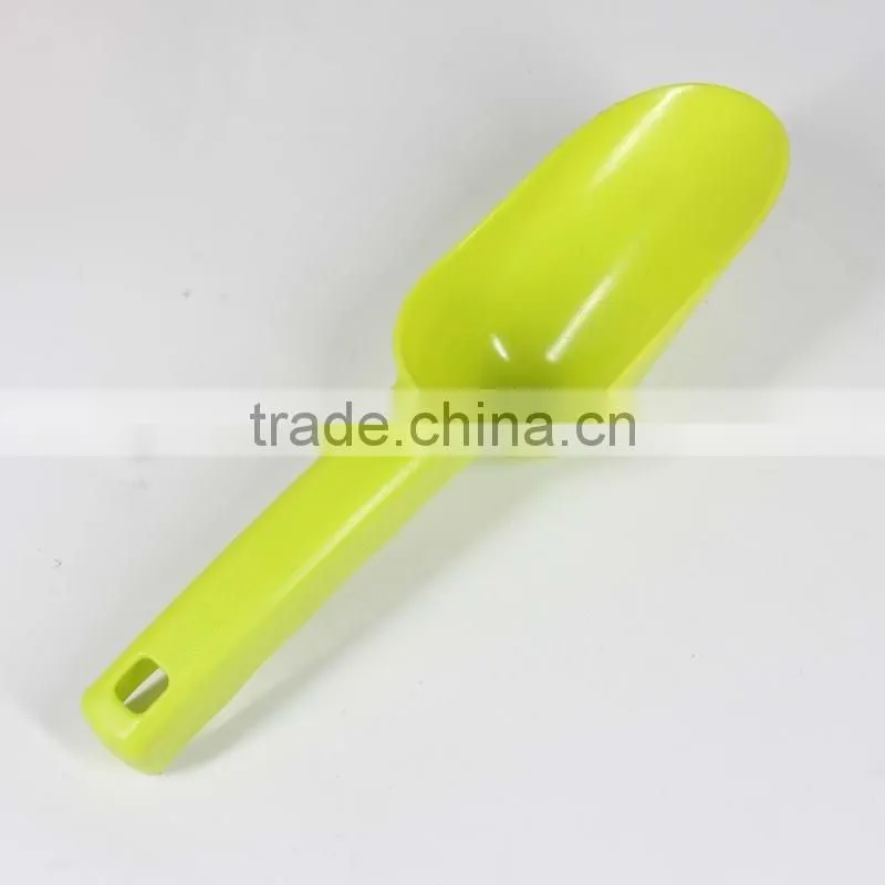 sand shovel digging toy