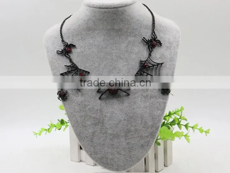 Short Statement Bold Metal Theme Spider Pendant Necklace