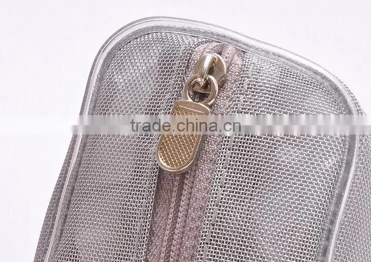 Fashionable Bath Bag With Wrist Handle