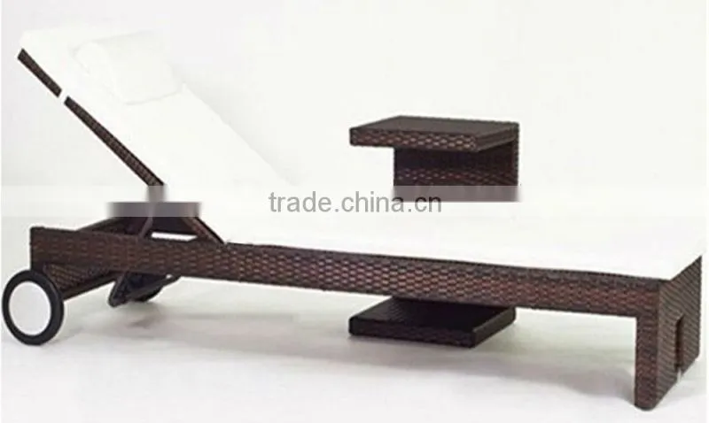 rattan outdoor sun bed/ lounge chair