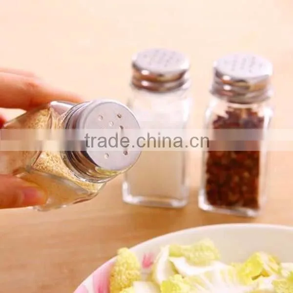 Wholesale price stainless steel top Clear Glass Salt and Pepper Shaker set kitchen spice glass salt and pepper jar