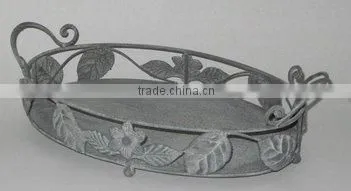 100773F- round metal leaves basket